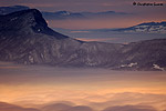 Ref. 8779  Mer de nuage claire par Chambry, depuis le Mont Revard. Disponible en 30x45 et 50x75